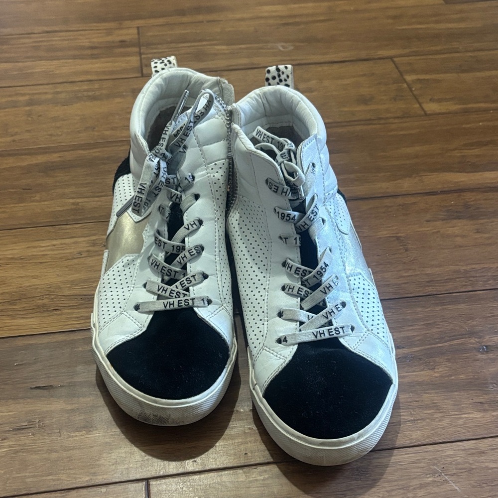 High-Top VINTAGE HAVANA Sneakers with Black and White Accents